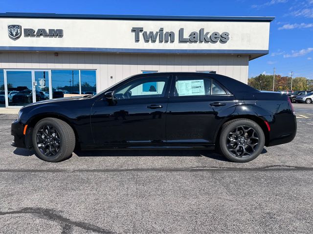 2023 Chrysler 300 Touring L