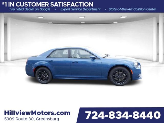 2023 Chrysler 300 Touring L