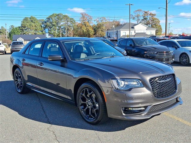 2023 Chrysler 300 Touring L