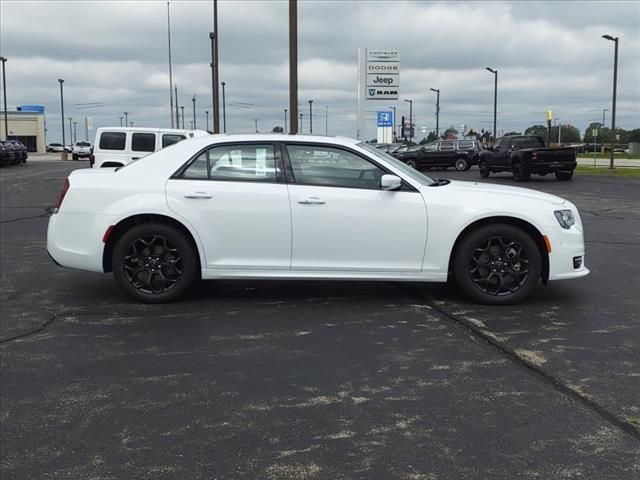 2023 Chrysler 300 Touring L