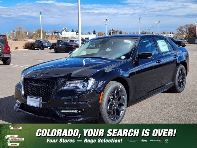 2023 Chrysler 300 Touring L