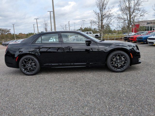 2023 Chrysler 300 Touring L