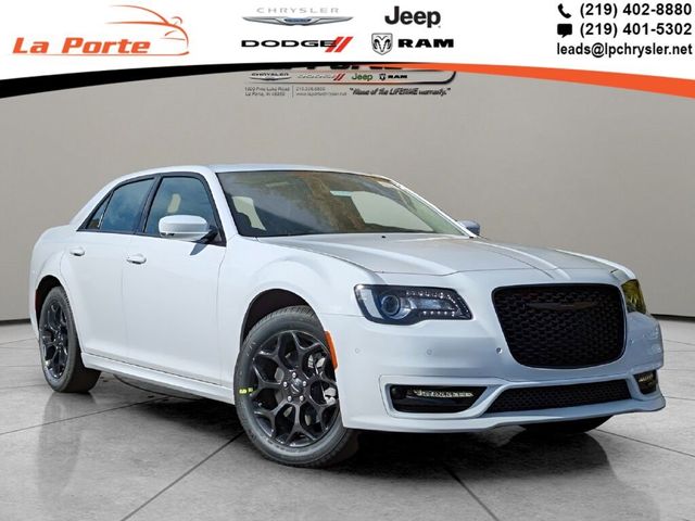 2023 Chrysler 300 Touring L