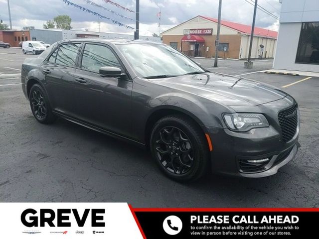 2023 Chrysler 300 Touring L