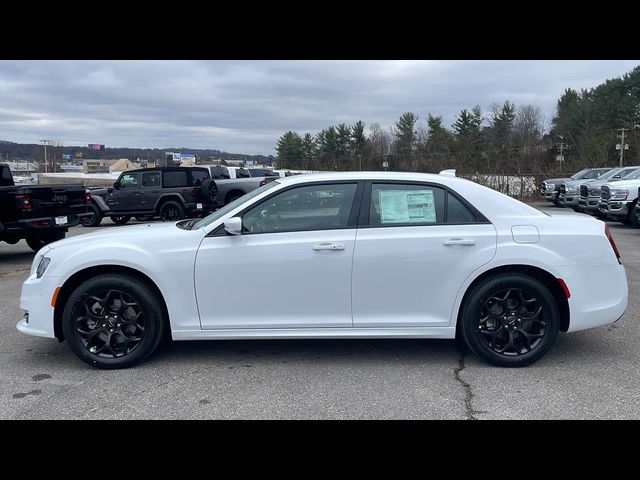 2023 Chrysler 300 Touring L