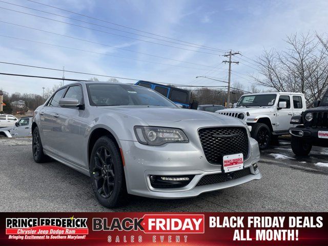 2023 Chrysler 300 Touring L