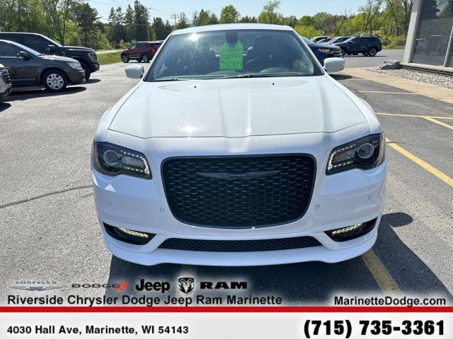 2023 Chrysler 300 Touring L