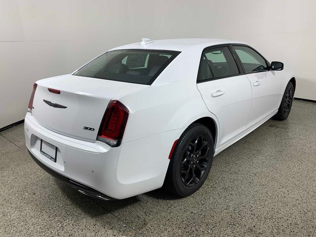 2023 Chrysler 300 Touring L