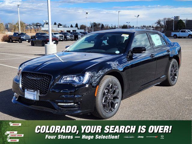 2023 Chrysler 300 Touring L