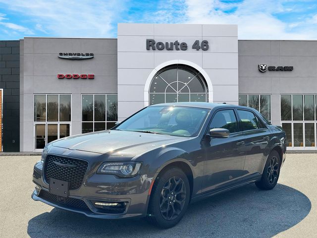 2023 Chrysler 300 Touring L