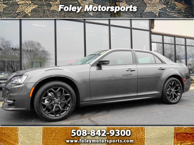 2023 Chrysler 300 Touring L