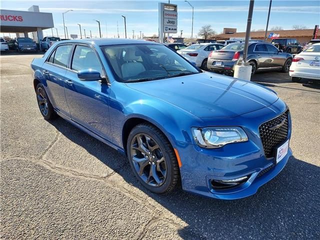 2023 Chrysler 300 Touring L