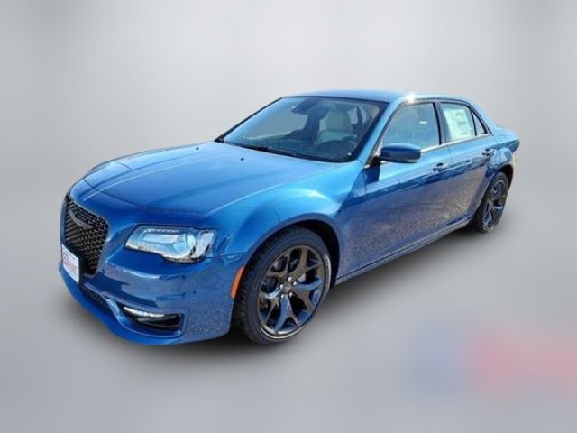2023 Chrysler 300 Touring L