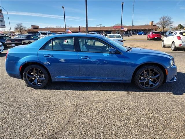 2023 Chrysler 300 Touring L
