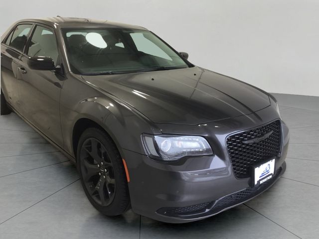 2023 Chrysler 300 Touring