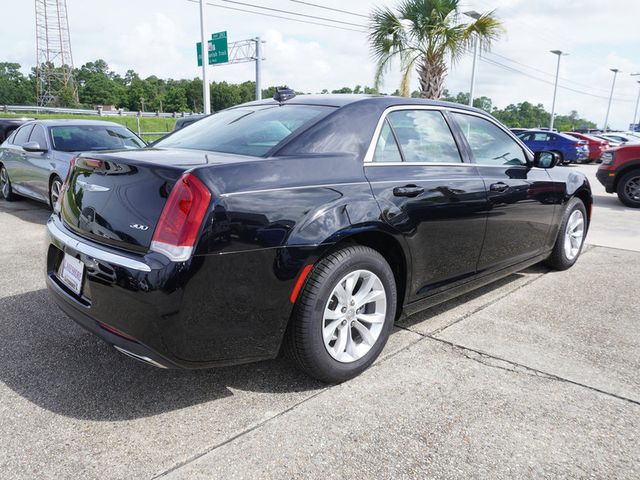 2023 Chrysler 300 Touring