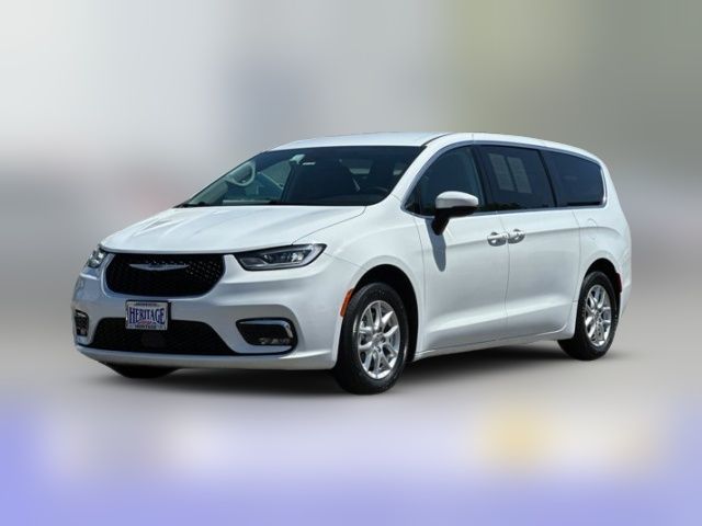 2023 Chrysler Pacifica Touring-L