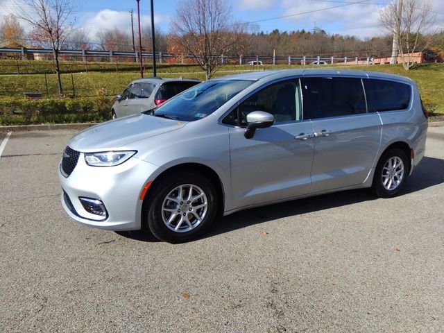 2023 Chrysler Pacifica Touring-L