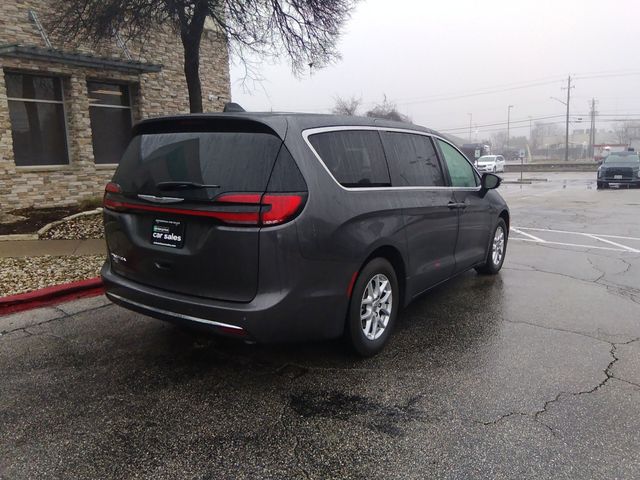 2023 Chrysler Pacifica Touring-L