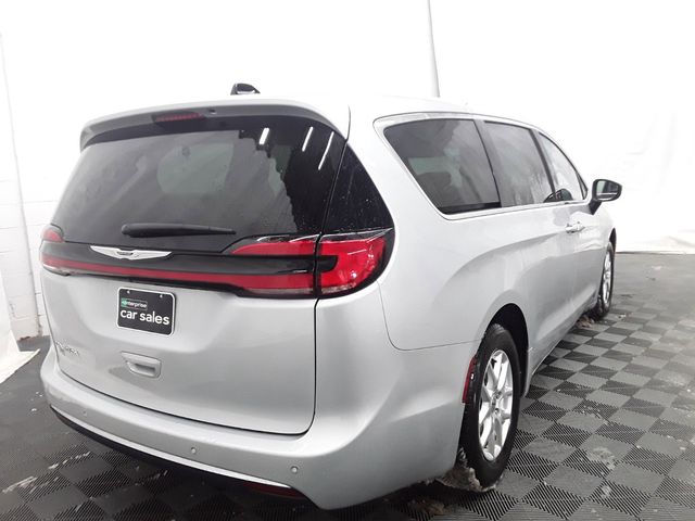 2023 Chrysler Pacifica Touring-L