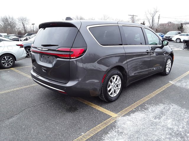 2023 Chrysler Pacifica Touring-L