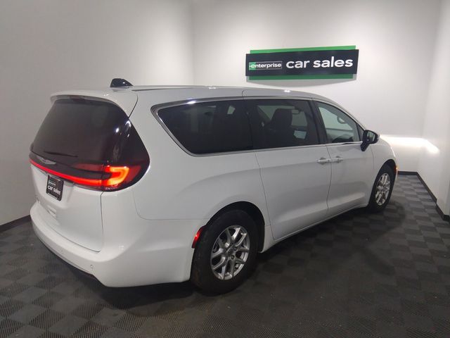 2023 Chrysler Pacifica Touring-L