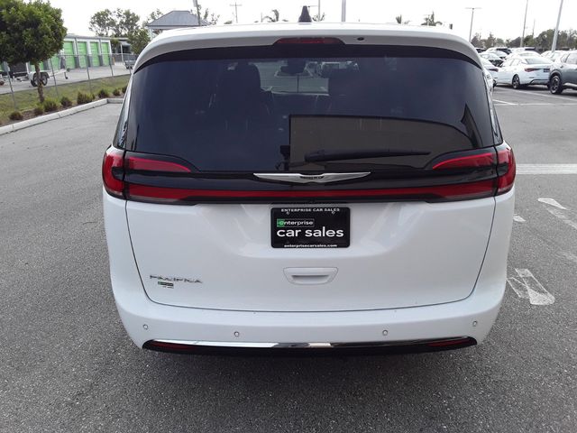 2023 Chrysler Pacifica Touring-L