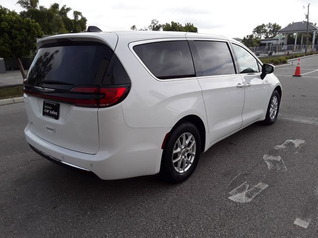 2023 Chrysler Pacifica Touring-L