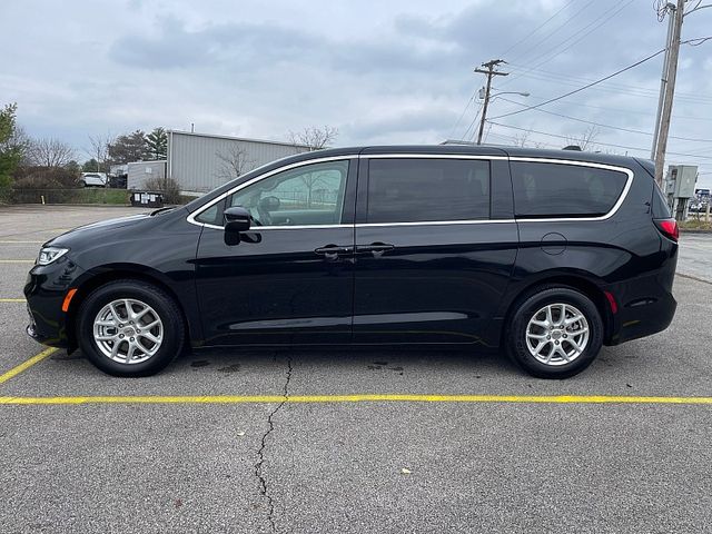 2023 Chrysler Pacifica Touring-L