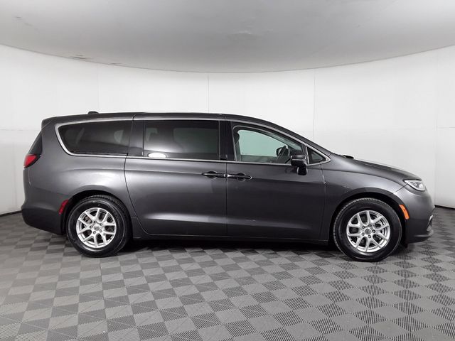 2023 Chrysler Pacifica Touring-L