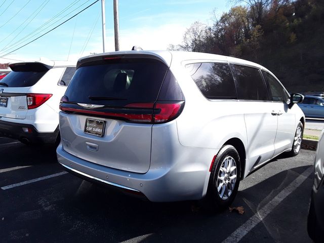 2023 Chrysler Pacifica Touring-L