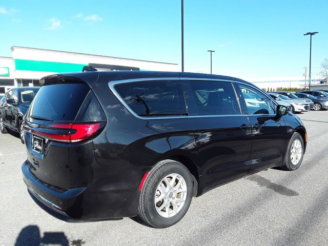 2023 Chrysler Pacifica Touring-L