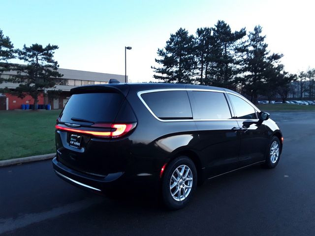 2023 Chrysler Pacifica Touring-L