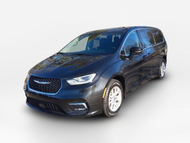 2023 Chrysler Pacifica Touring-L
