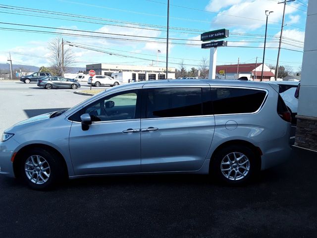 2023 Chrysler Pacifica Touring-L