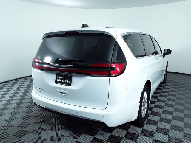 2023 Chrysler Pacifica Touring-L