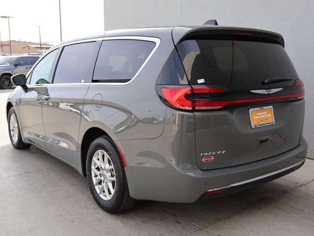 2023 Chrysler Pacifica Touring-L