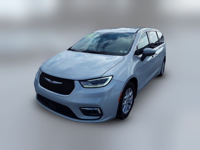 2023 Chrysler Pacifica Touring-L