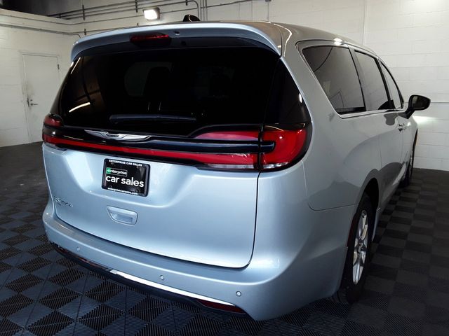 2023 Chrysler Pacifica Touring-L