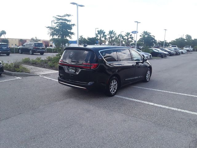 2023 Chrysler Pacifica Touring-L