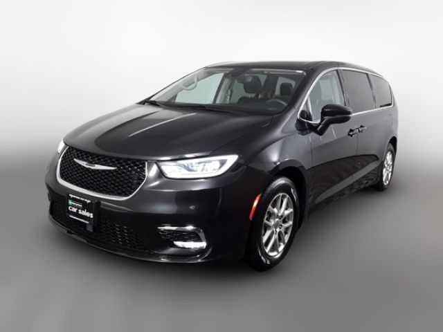 2023 Chrysler Pacifica Touring-L