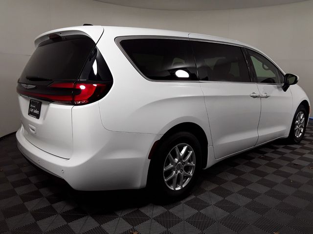 2023 Chrysler Pacifica Touring-L