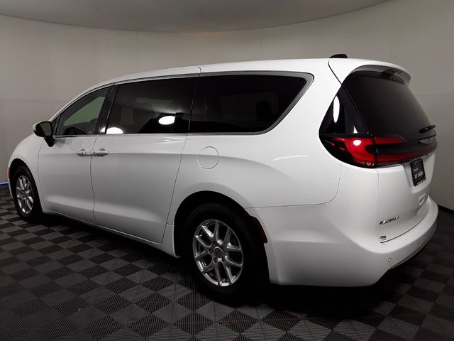 2023 Chrysler Pacifica Touring-L