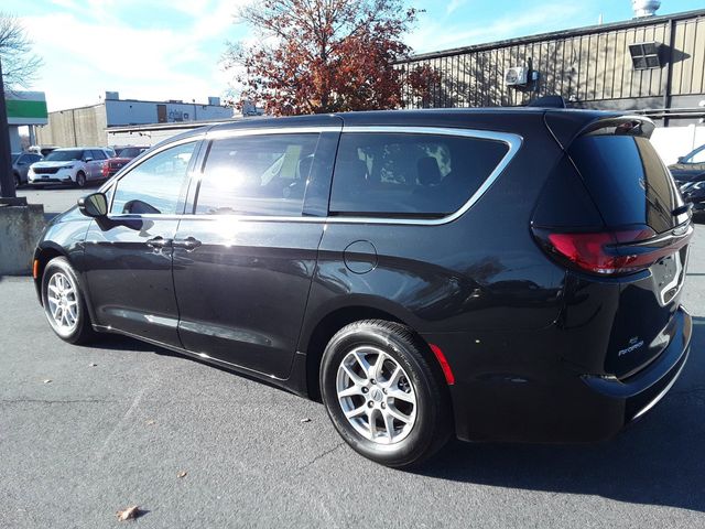 2023 Chrysler Pacifica Touring-L