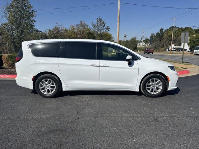 2023 Chrysler Pacifica Touring-L