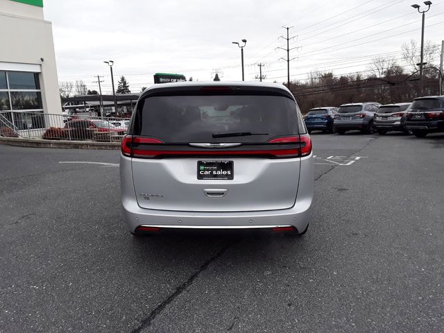 2023 Chrysler Pacifica Touring-L