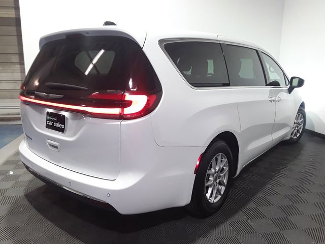 2023 Chrysler Pacifica Touring-L