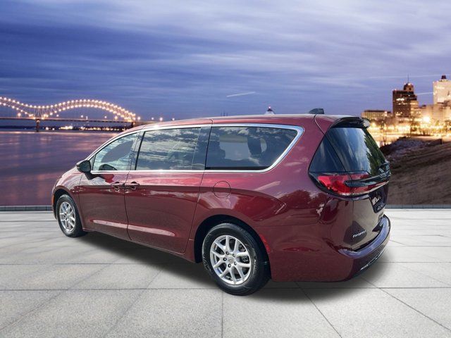 2023 Chrysler Pacifica Touring-L