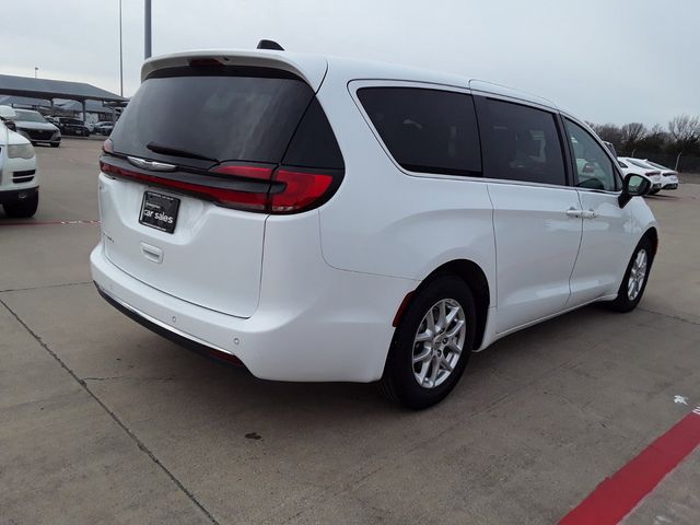 2023 Chrysler Pacifica Touring-L