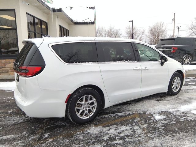 2023 Chrysler Pacifica Touring-L